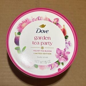 Dove Limited Edition Garden Tea Party Velvet Fig Bloom Body Scrub